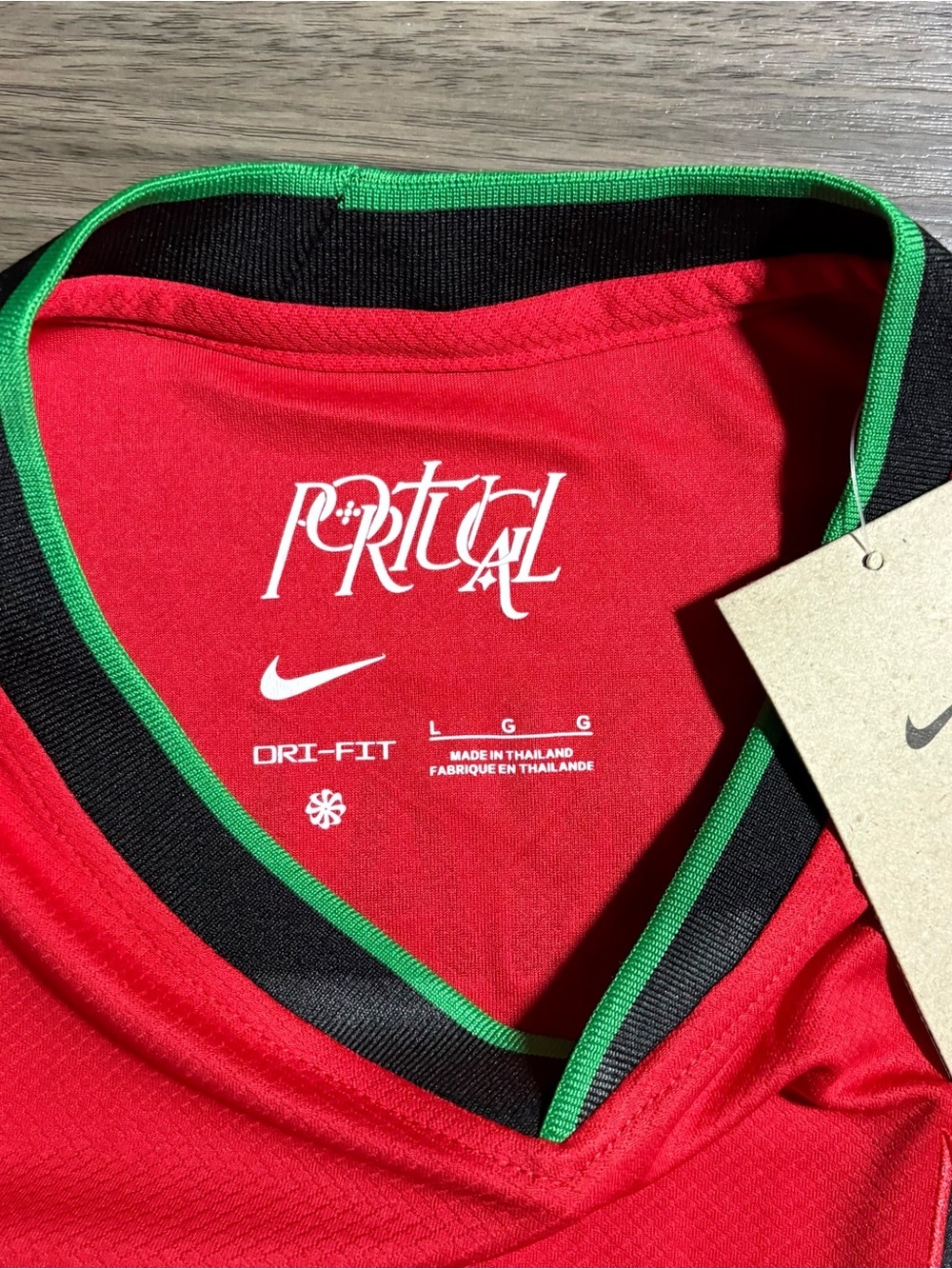 Nike Red Portugal Men's Football Jersey with Green Trim & #7 - Picture 3 of 10